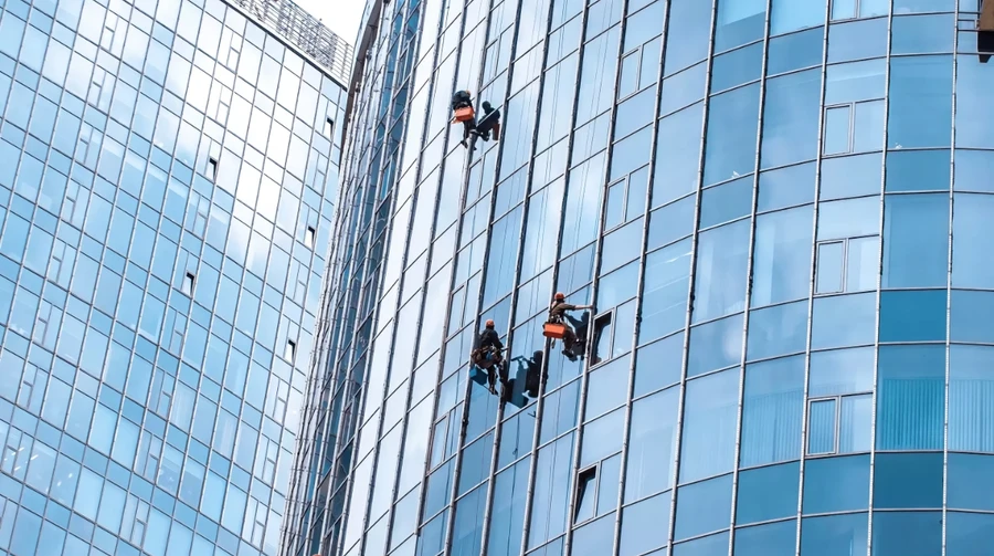 Kaca Self-Cleaning Revolusioner Bersihkan 98 Persen Debu dalam Hitungan Detik